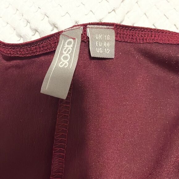 EUC- ASOS- 12. Off Shoulder Velvet Dress - Picture 6 of 8